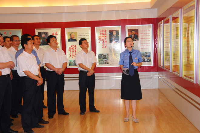 集團組織對職業(yè)經(jīng)理進(jìn)行警示教育活動(dòng)