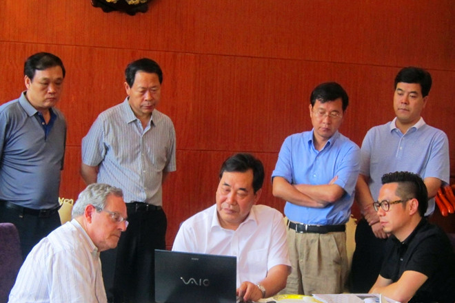 突破濱海 亮點(diǎn)濰坊——徐鵬強董事長(cháng)邀請美國專(zhuān)家為濱海規劃獻策