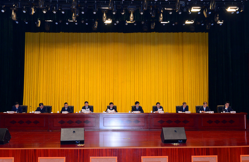 集團召開(kāi)五屆三次職工代表大會(huì )暨2013年度總結表彰大會(huì )