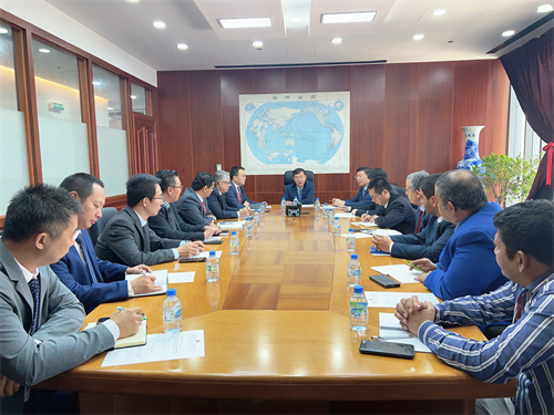 董事長(cháng)徐鵬強調研卡塔爾市場(chǎng)考察集團多哈公司 副總裁姜建魯陪同